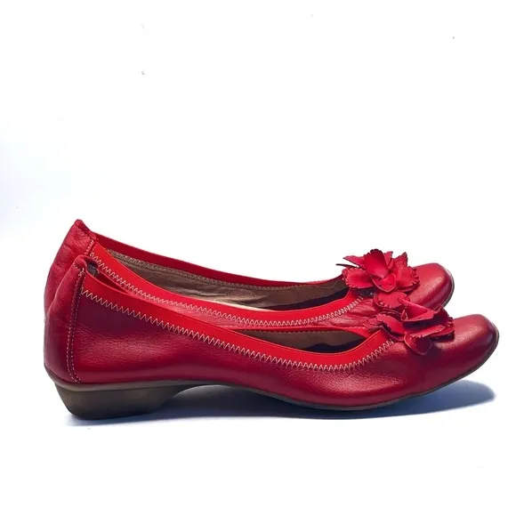 Dorking by Fluchos Leather Flower  Top Flats Sz 40