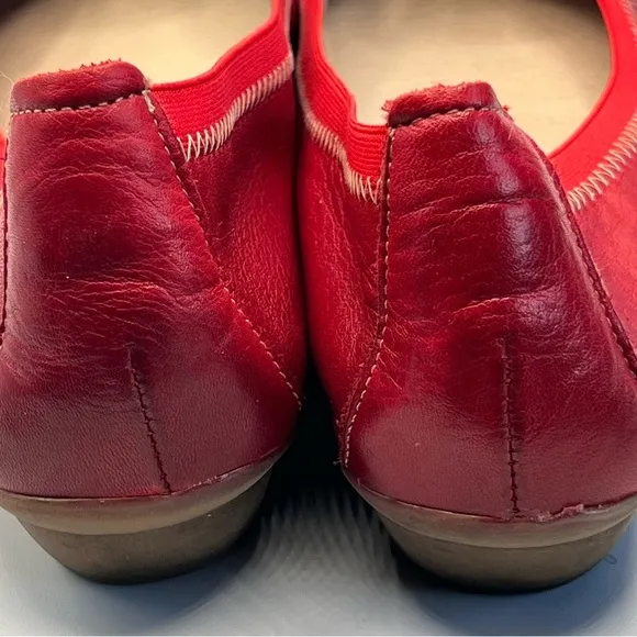 Dorking by Fluchos Leather Flower  Top Flats Sz 40