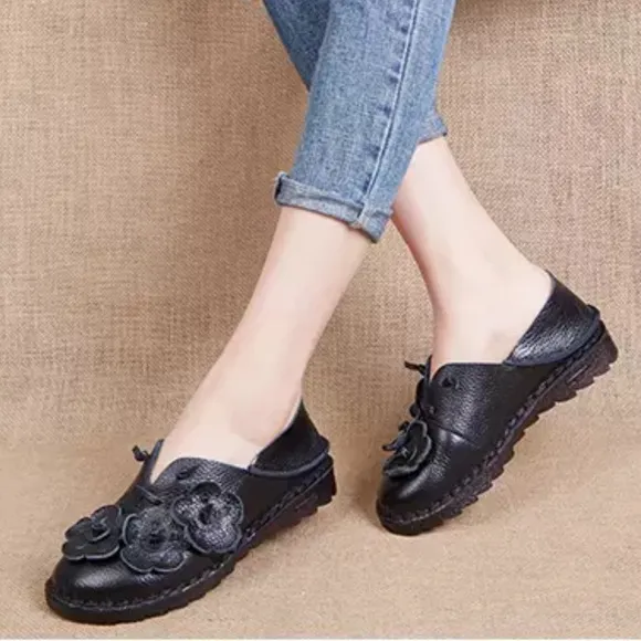 Dotted Flower Hand-stitched Leather Flats
