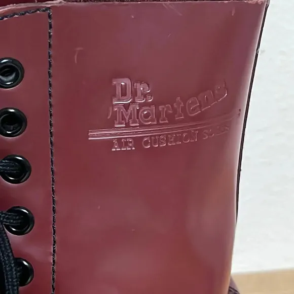 Dr. Doc Martens 1460 SMOOTH LEATHER LACE UP BOOTS size Women’s 6 US