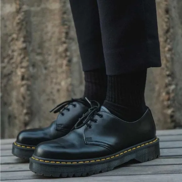Dr. Martens 1461 Smooth Leather Oxford Unisex Black Shoes US 7 Men 9 Women