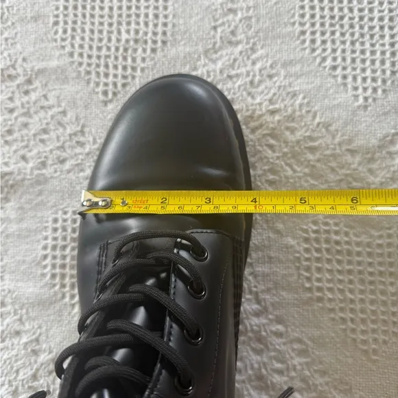 Dr Marten’s Black Leather Boots (Men’s 11)