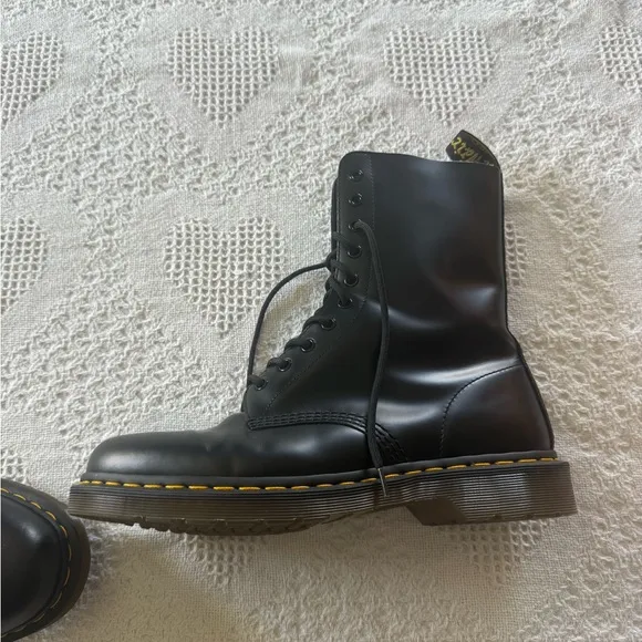 Dr Marten’s Black Leather Boots (Men’s 11)