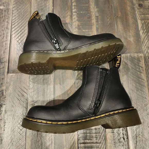 Dr Martens Chelsea black boots. Zipper on side. Youth size 1