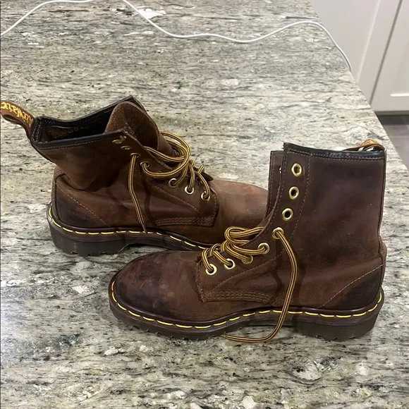 DR MARTENS Made in England Vintage 1460 Brown Size 4
