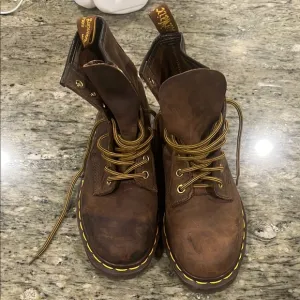 DR MARTENS Made in England Vintage 1460 Brown Size 4