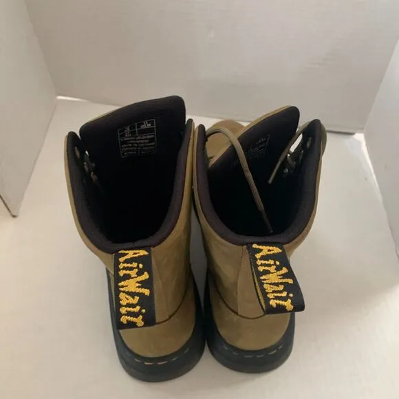Dr. Martens Men's Size 13 CREWSON Nubuck Leather Suede Boots NJ004