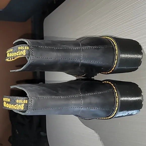 DR. MARTENS Shriver Hi Black Wyoming Leather Platform Boots Women's‎ 8 NWOT