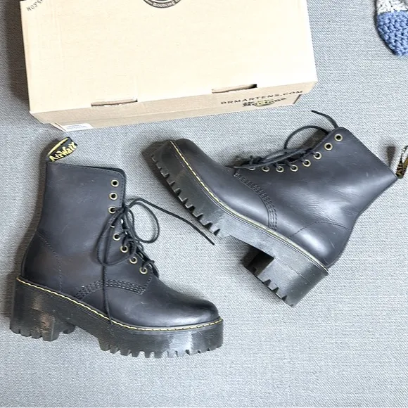 DR. MARTENS | Shriver Hi Women’s Wyoming Leather Heeled Boots 7 Black