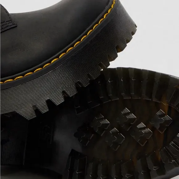 DR. MARTENS | Shriver Hi Women’s Wyoming Leather Heeled Boots 7 Black