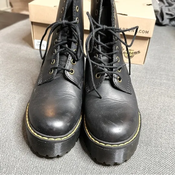 DR. MARTENS | Shriver Hi Women’s Wyoming Leather Heeled Boots 7 Black