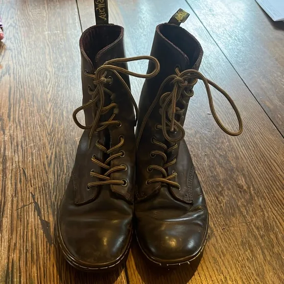 Dr Martens Tehani Women's Sz 7 Brown Leather Mid Combat Boots Flat Sole AirWair