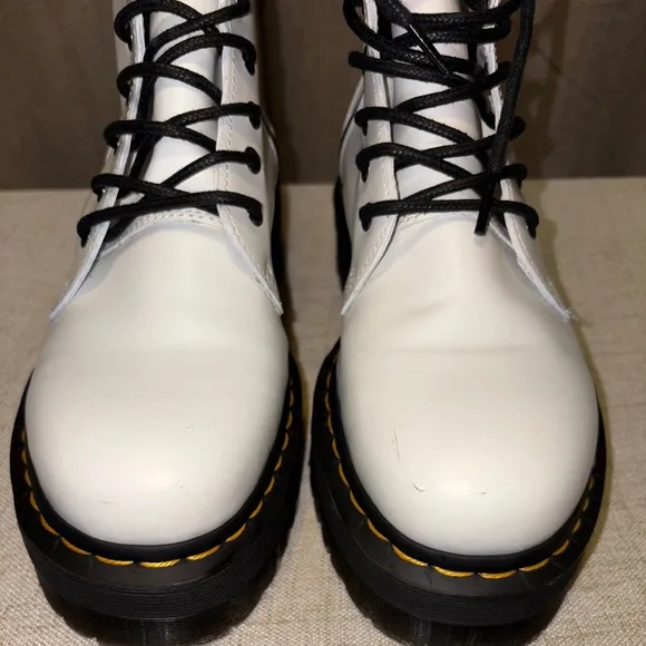 Dr. Martens | Unisex Jadon Boot White Smooth Leather Platforms | Size 9M/10L