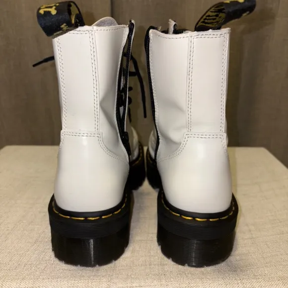 Dr. Martens | Unisex Jadon Boot White Smooth Leather Platforms | Size 9M/10L