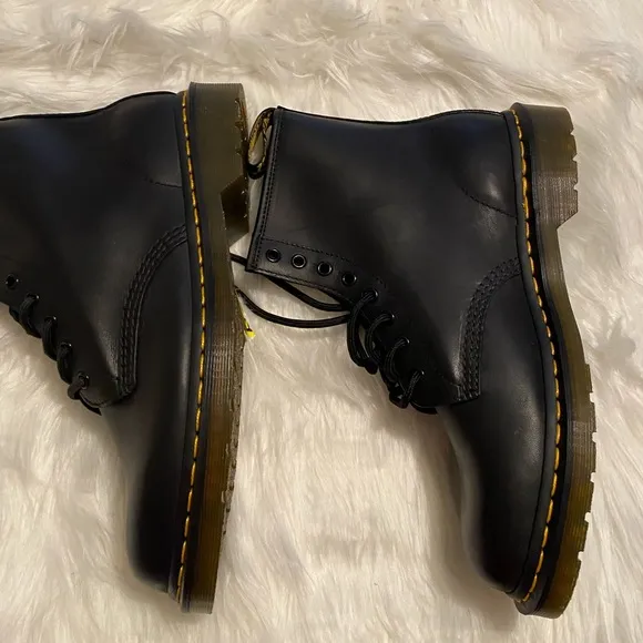Dr. Martens1460‎ Vintage 8 Eye Boots NIB