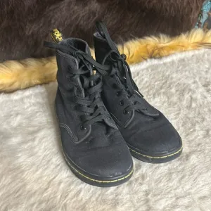 Dr. Martins shoes 6 (4100)