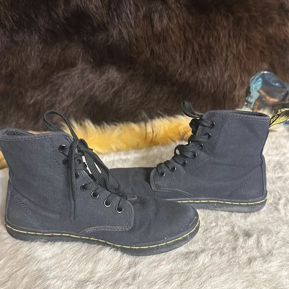 Dr. Martins shoes 6 (4100)