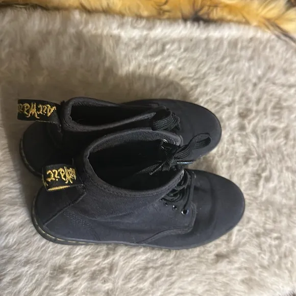Dr. Martins shoes 6 (4100)