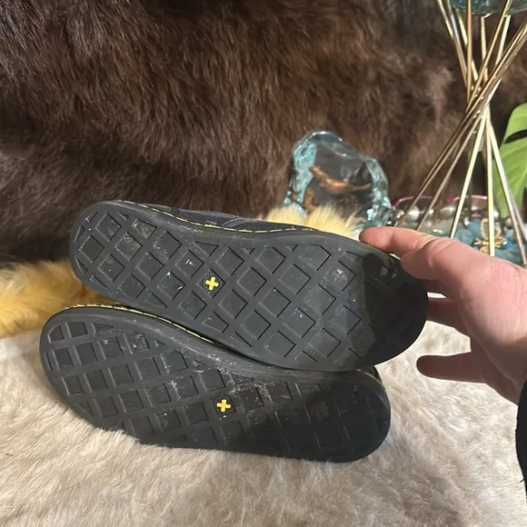 Dr. Martins shoes 6 (4100)