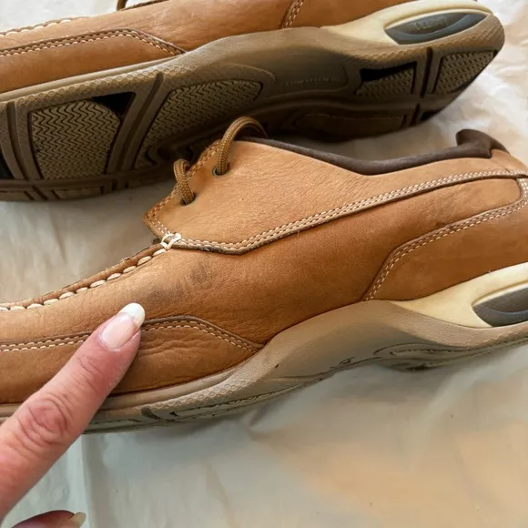 Dunham Captains boat shoes casual leather tan. SZ 10 EWorn Once indoors.