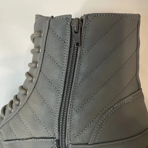 Easy Street Women Boots 9.5 | Gray Color | New