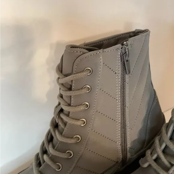 Easy Street Women Boots 9.5 | Gray Color | New
