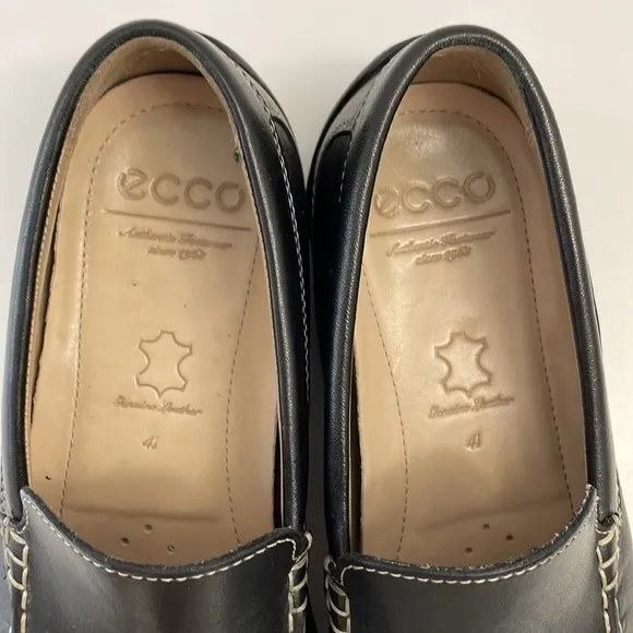 Ecco Classic moccasins. Men’s Size 41. Black leather‎ slip on loafers. EUC
