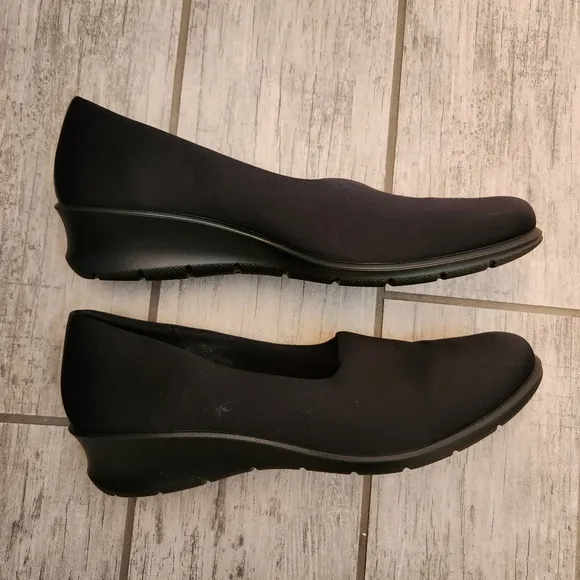 Ecco Women's Felicia Black Stretch Slip-On Loafer Wedges Size 10 - 10.5 US 41 EU