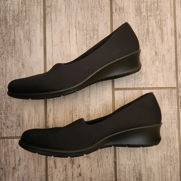 Ecco Women's Felicia Black Stretch Slip-On Loafer Wedges Size 10 - 10.5 US 41 EU