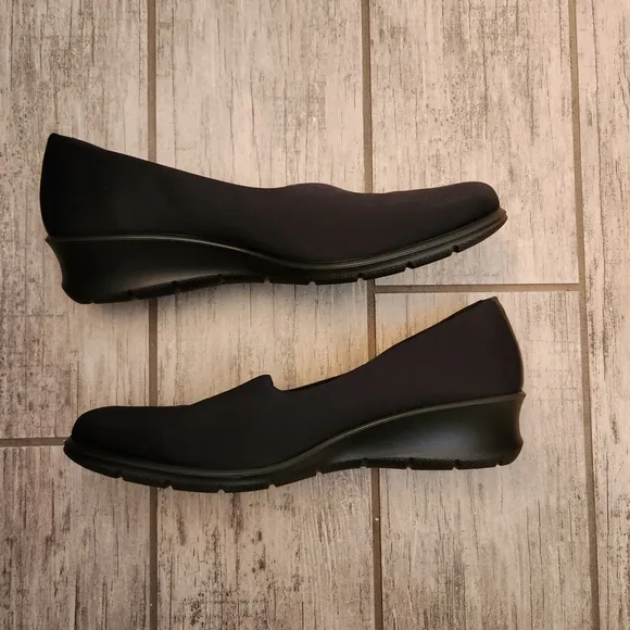 Ecco Women's Felicia Black Stretch Slip-On Loafer Wedges Size 10 - 10.5 US 41 EU