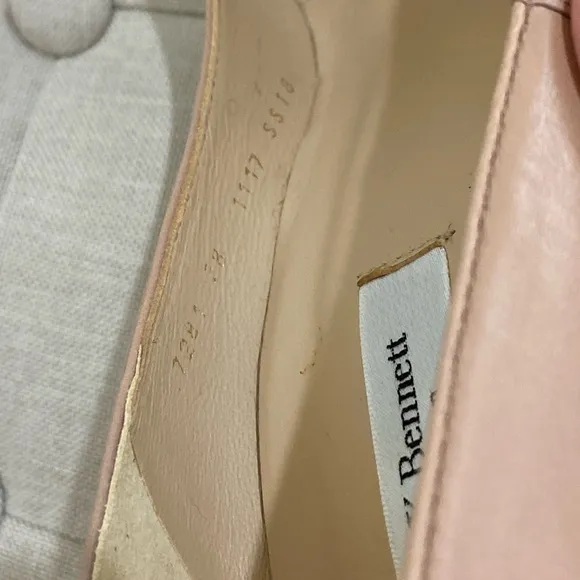 Elegant L.K. Bennet Nude Leather Pumps/Heels Size 8