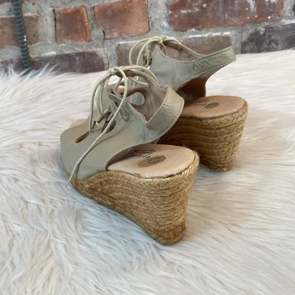 Eric Michael Taupe Leather Espadrille Wedges, Size 39