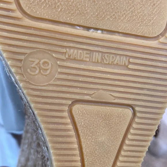 Eric Michael Taupe Leather Espadrille Wedges, Size 39