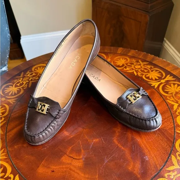 Escada Brown Leather Loafer Flats with Gold Logo Size 39.5/9.5 MSRP $395