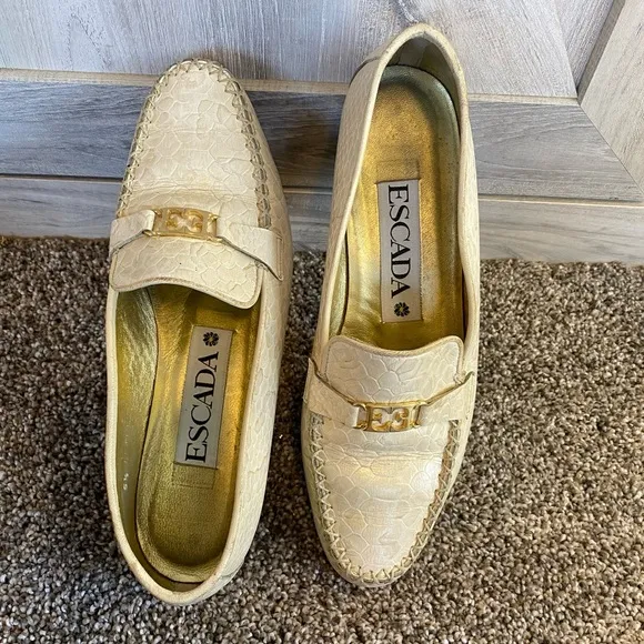 Escada Light Gold/Tan Croc Embossed Moccasin Flats Italy 5.5