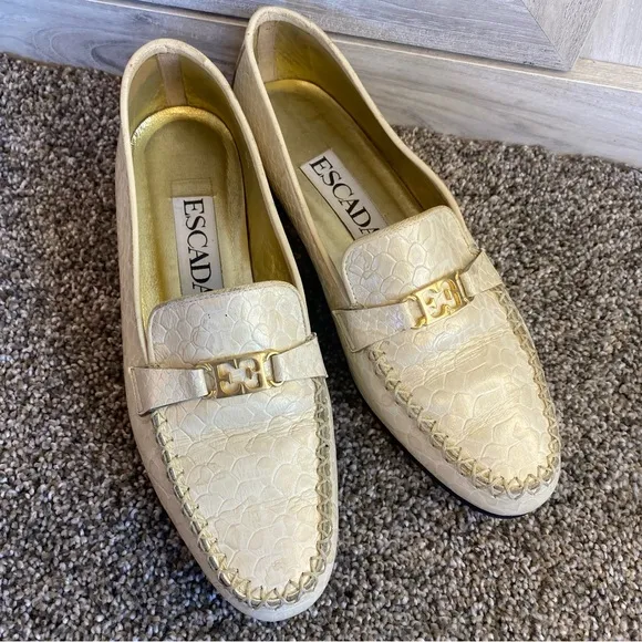 Escada Light Gold/Tan Croc Embossed Moccasin Flats Italy 5.5