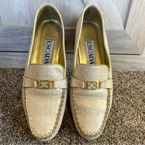 Escada Light Gold/Tan Croc Embossed Moccasin Flats Italy 5.5