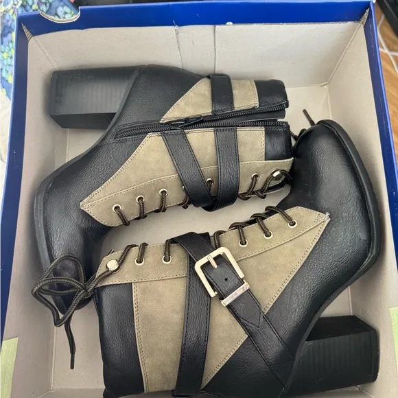 EUC | Apt 9 |  Heeled Boots