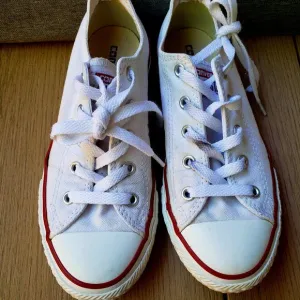 EUC CTAS vintage old school optic white canvas (2Y) KICKS