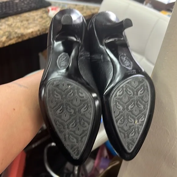 Euro Soft Black Leather Ankle Booties by Sofft Size 5m