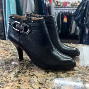 Euro Soft Black Leather Ankle Booties by Sofft Size 5m