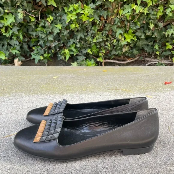Fendi pyramid-stud black leather flats loafers moccasins size IT 39 US 9