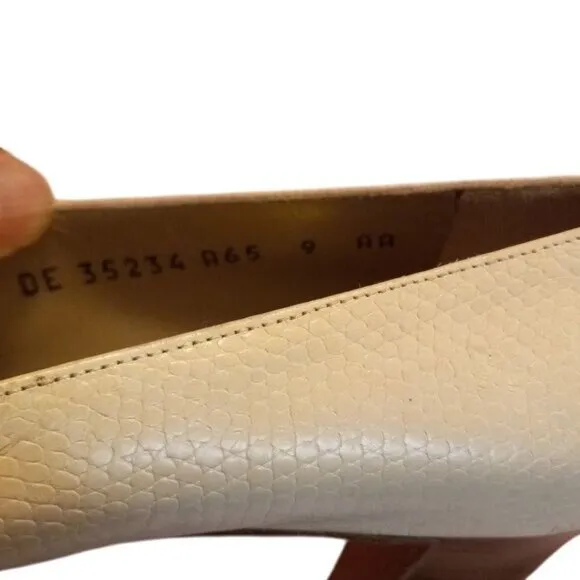 Ferragamo Size 9 AA Beige Leather Pumps Wooden Heels Womens Shoes Vintage