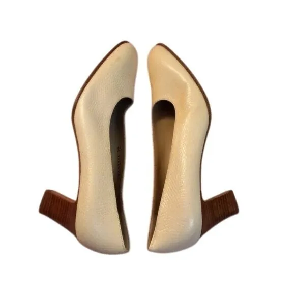 Ferragamo Size 9 AA Beige Leather Pumps Wooden Heels Womens Shoes Vintage