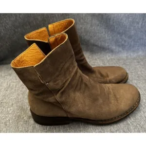 Fiorentini and Baker women’s size 37 brown suede side zip heeled ankle boots