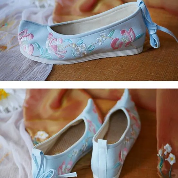 Fleur Rouge Canvas Slip-On | Embroidered Floral
