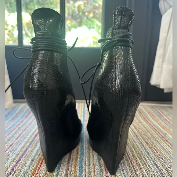 Fluevog LIKE NEW The LA Mulholland black Cairo lace-up wedge corset shoe -9.5/10