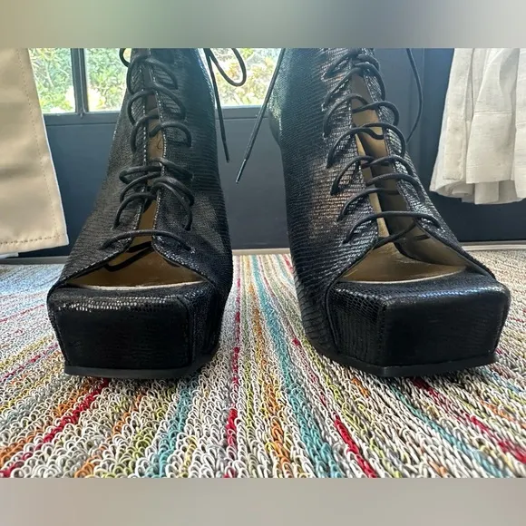 Fluevog LIKE NEW The LA Mulholland black Cairo lace-up wedge corset shoe -9.5/10