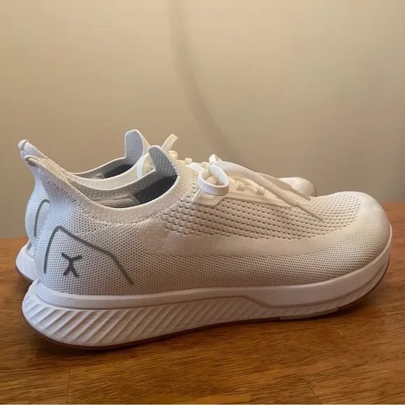Flux Adapt Runner Men’s Running Shoes In White