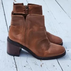 Franco Sarto Kessa Women Brown Leather Hard Finised Distressed Boots US 8.5 / 39